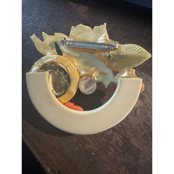 Vintage 1930s/1940s Celluloid Floral Brooch With Deep Carving Red, Yellow Gold G - Picture 7 of 9